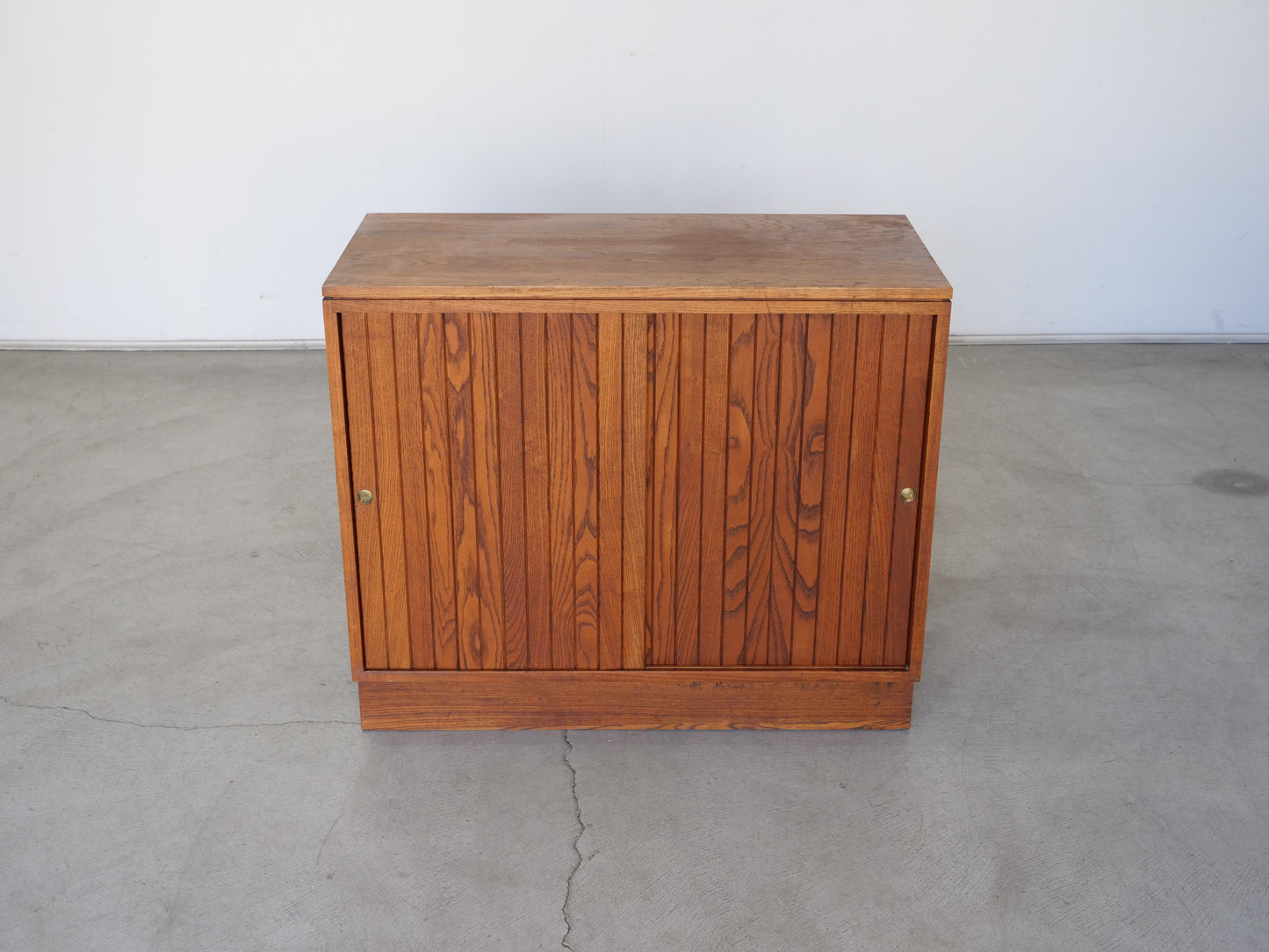 1960's Midcentury Modern Credenza / Cabinet