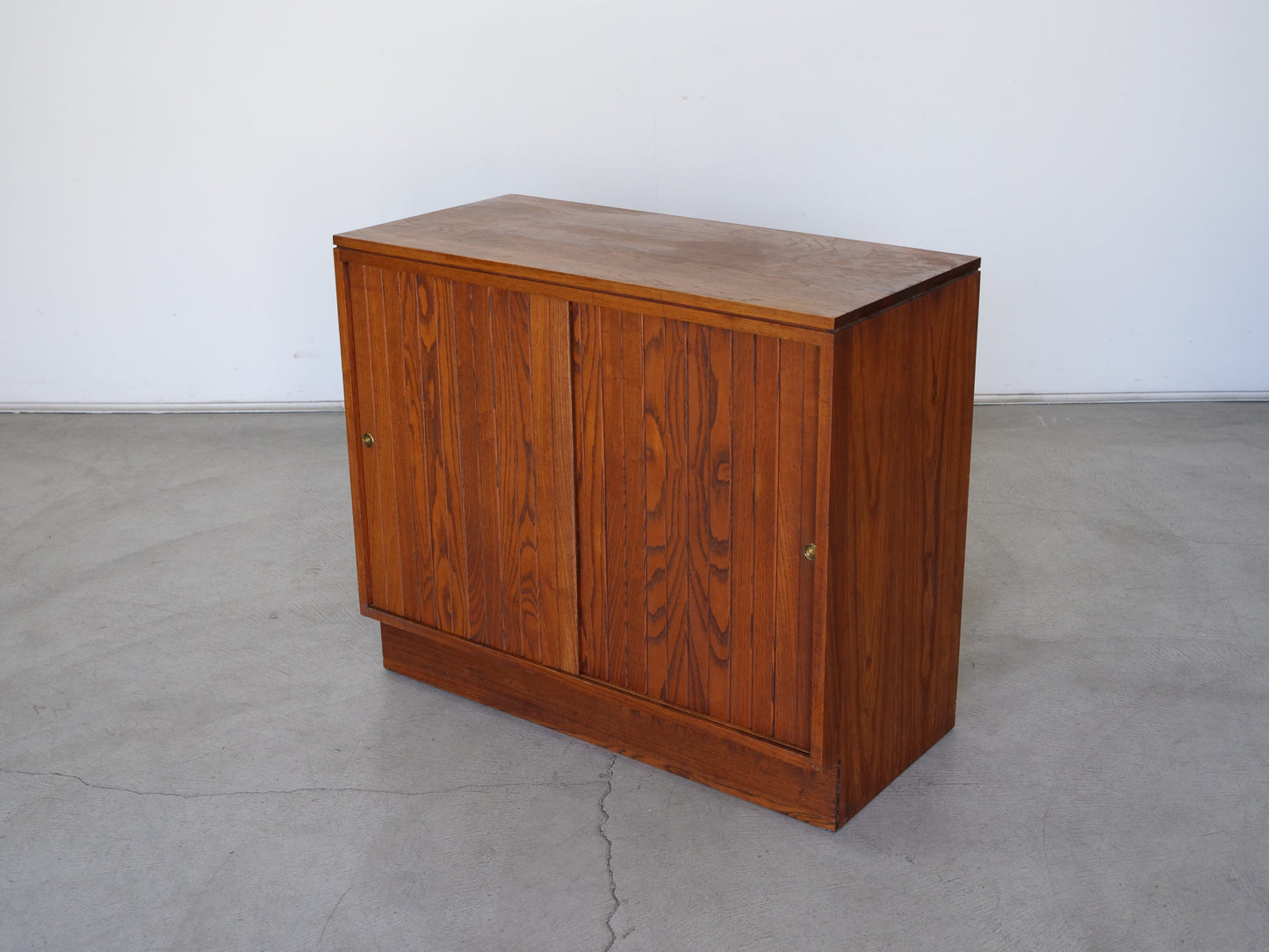 1960's Midcentury Modern Credenza / Cabinet