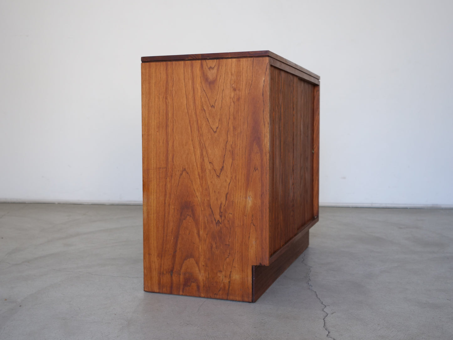 1960's Midcentury Modern Credenza / Cabinet