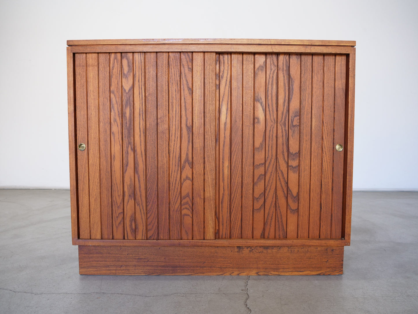 1960's Midcentury Modern Credenza / Cabinet
