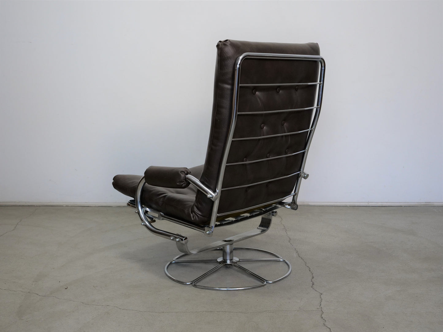 1970's Mid-Century Modern Lounge Chair