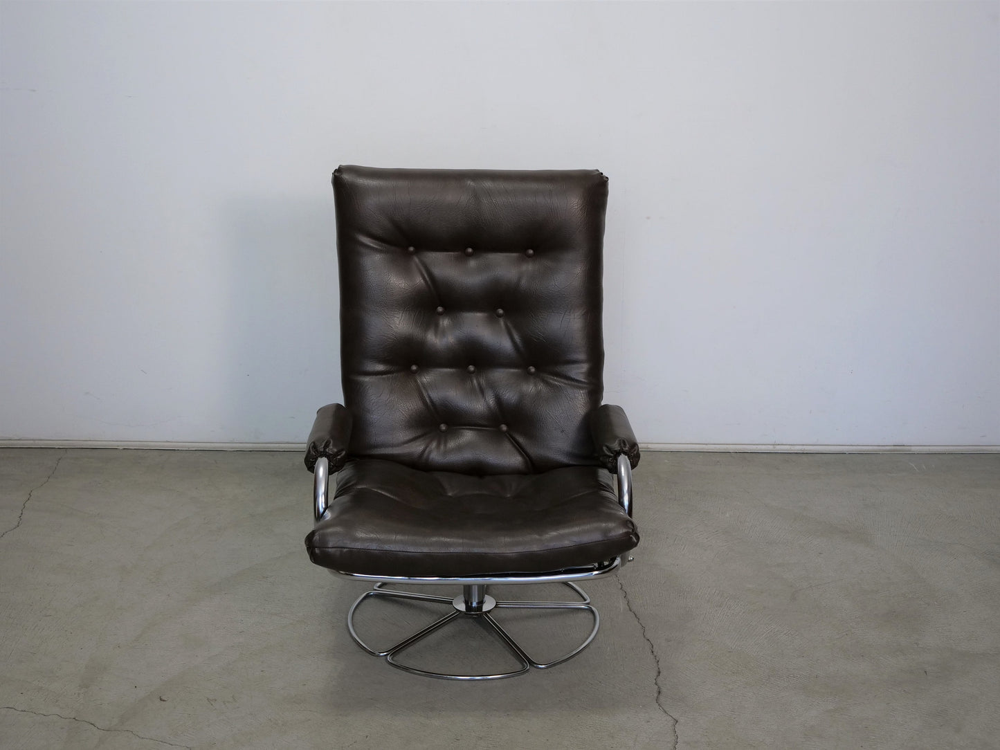 1970's Mid-Century Modern Lounge Chair
