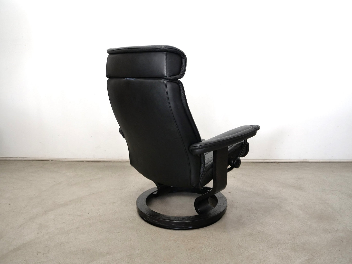 Vintage Ekornes Stressless Lounge Chair and Ottoman