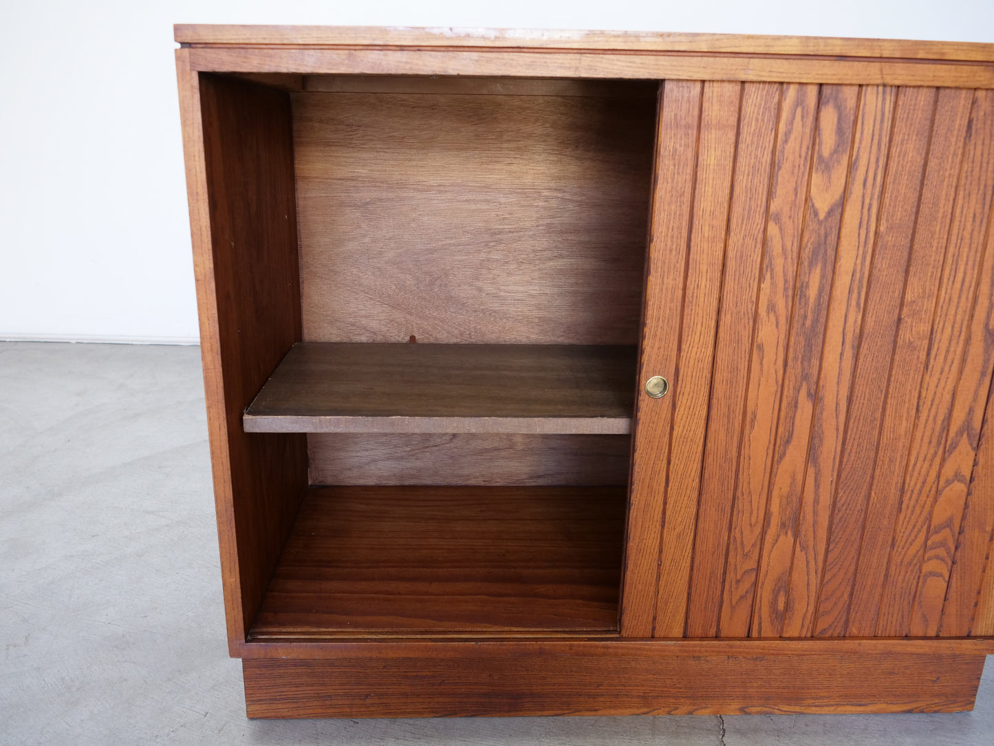 1960's Midcentury Modern Credenza / Cabinet